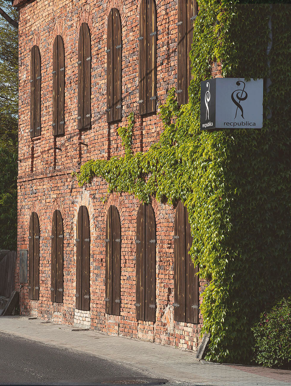 Magazyn Biogo - światowej klasy studio nagraniowe - zmieniajzbiogo.pl Magazyn Biogo - biznes z dala od miasta - zmieniajzbiogo.pl